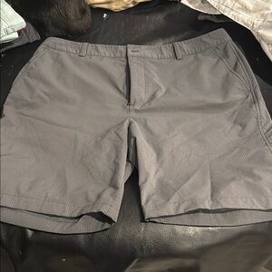 Under Armour Gray Flat Front Shorts Lightweight Versatile